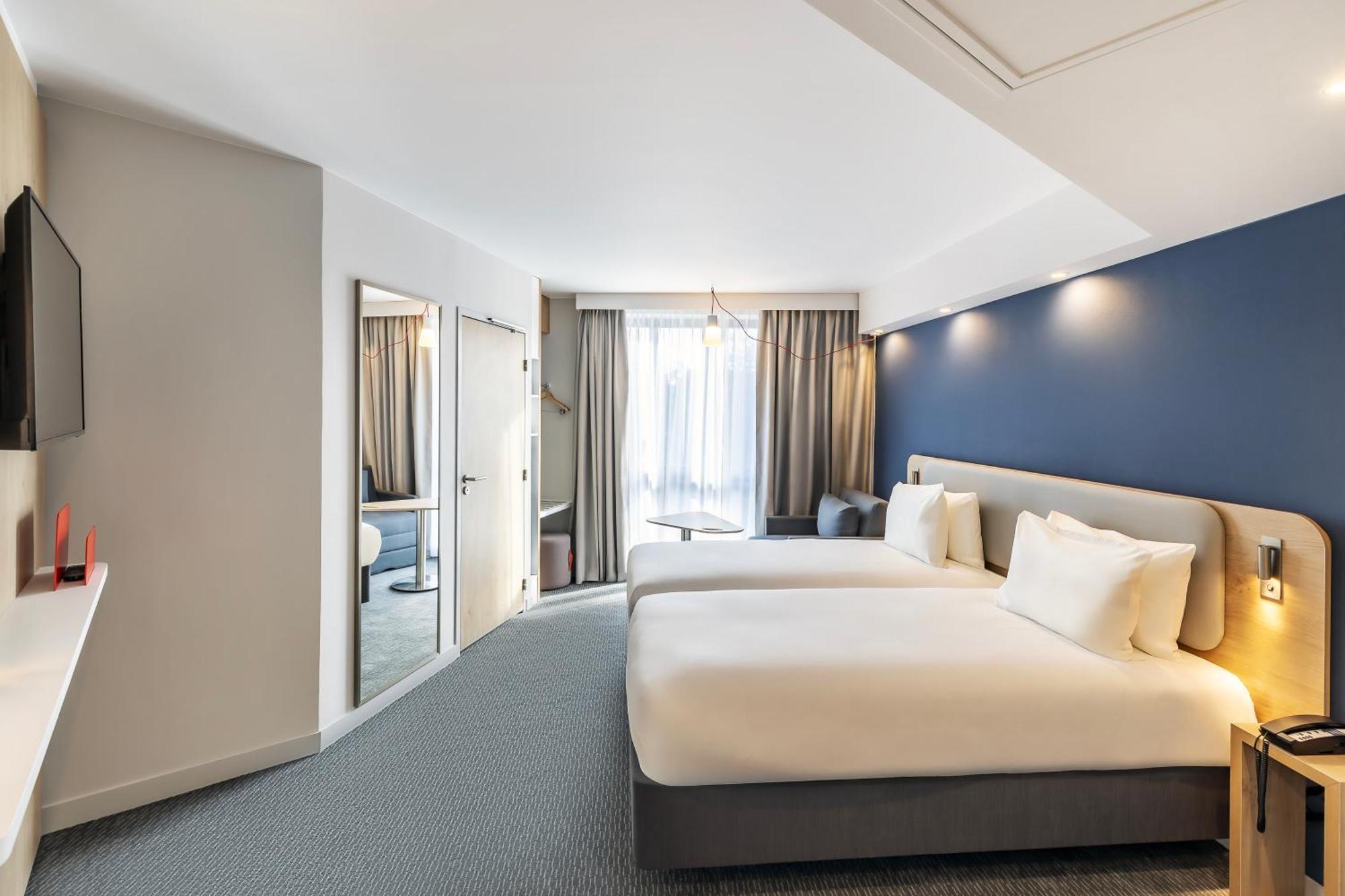 Holiday Inn Express Paris - Poissy By Ihg Екстериор снимка