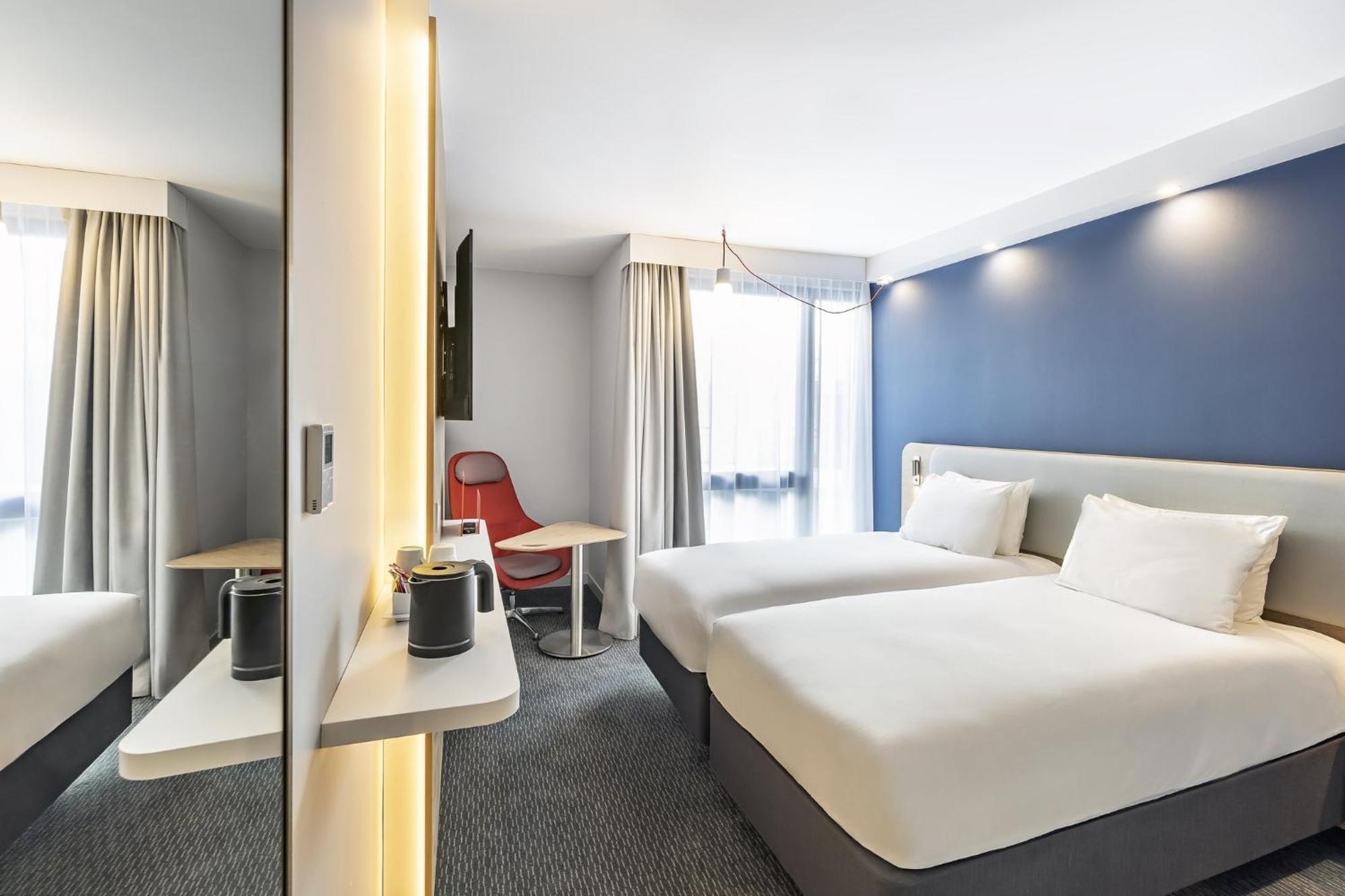 Holiday Inn Express Paris - Poissy By Ihg Екстериор снимка