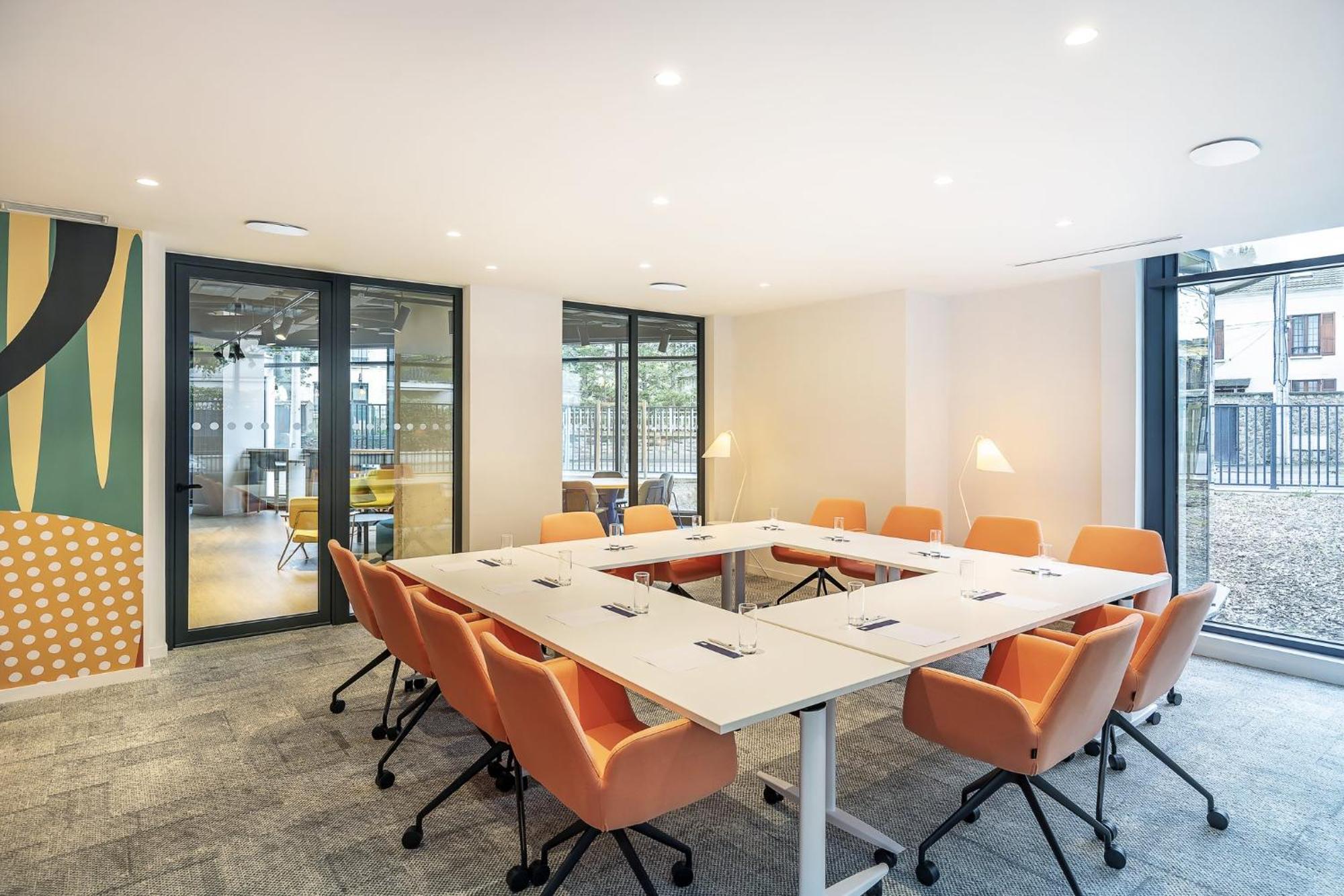 Holiday Inn Express Paris - Poissy By Ihg Екстериор снимка